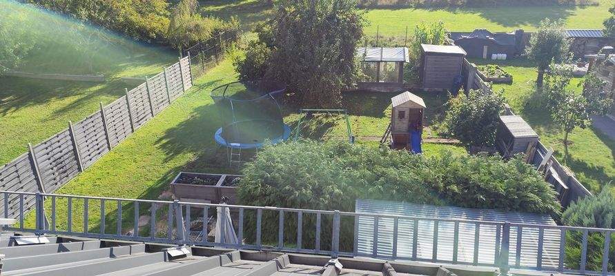 Gartenansicht vom Dachfenster