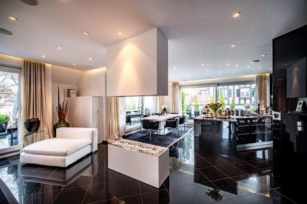 Exklusiver Wohn- und Essbereich