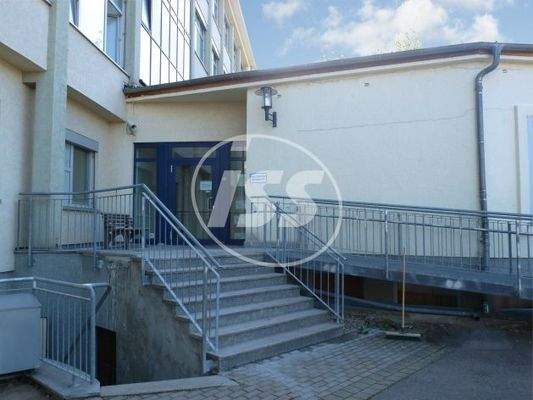 Hofeingang mit Rampe