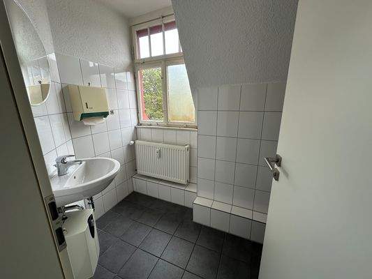 20241001_132445659_iOS