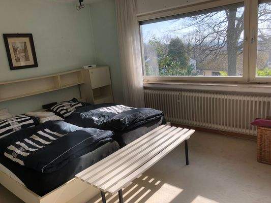 Schlafzimmer im EG.jpeg