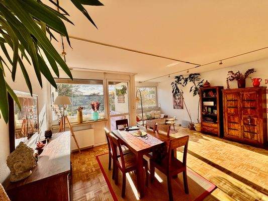 E1 Wohn-/Esszimmer/Balkon