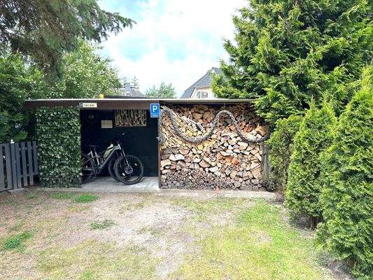 Holzschober Immobilie Born.jpg