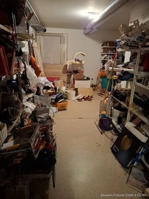 Sehr geräumiger Keller 