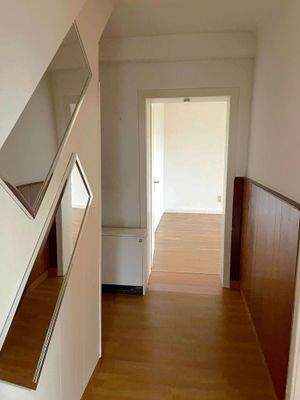 Flur (2)
