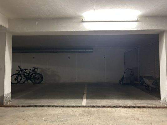 2 TG-Stellplätze m. Abst.