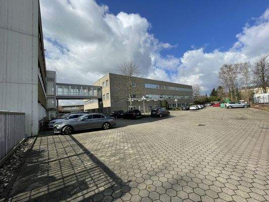 Brücke zwischen den Gebäuden