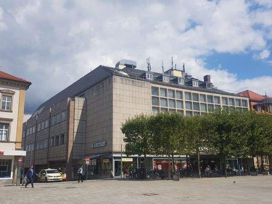 Karstadt von der Fußgängerzone