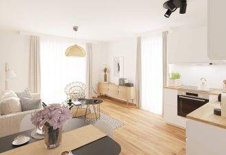 Heller Wohnbereich dank bodentiefer Fenster