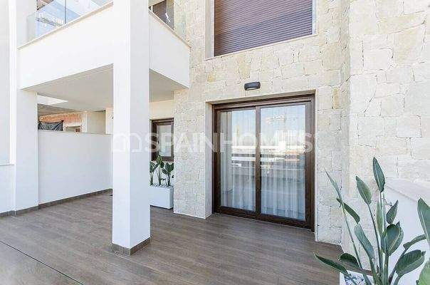 Modern Bungalows with Solarium in Torrevieja, Alicante