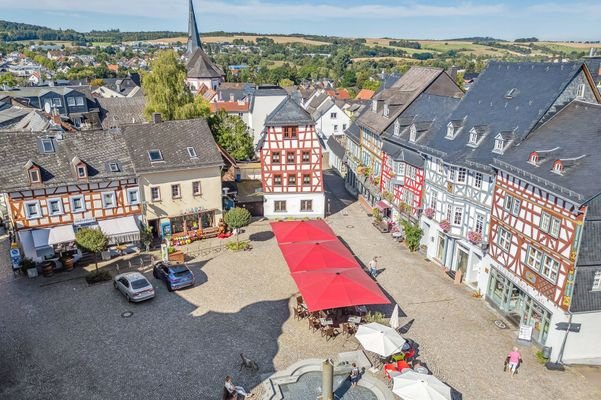 Ansicht mit Marktplatz