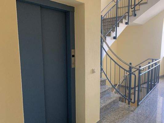 Aufzug direkt vor der Wohnungstür