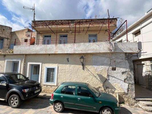 Kreta, Kritsa: Großes Gebäude im Dorfzentrum, ideal für gewerbliche und Wohnnutzung