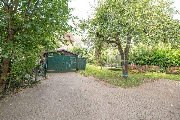 rückwärtiges Grundstück