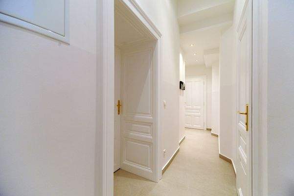 Vorzimmer / anteroom