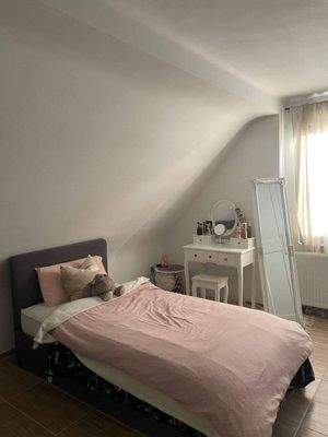 chambre 2 étage.jpg