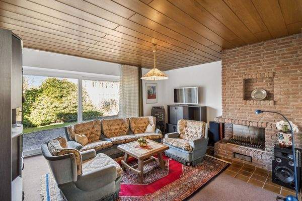 Zimmer im EG im Bürogebäude