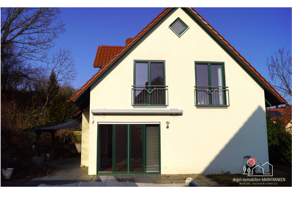 Hausansicht vom Garten aus ...