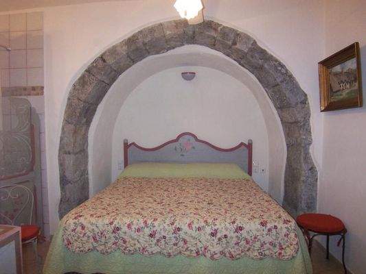 Kreta, Kritsa: Elegant renoviertes Dorfhaus aus Stein. Voll möbliert.