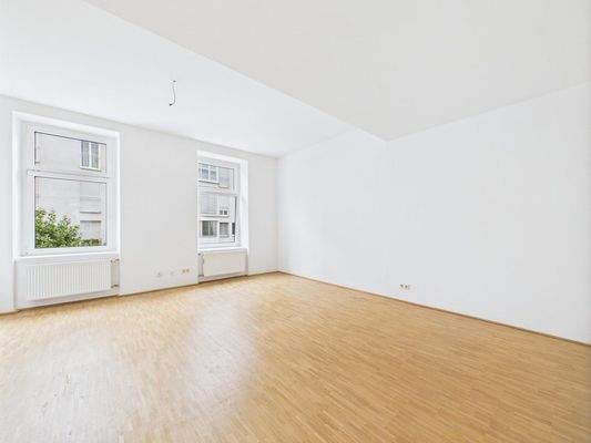 CAM04191G0-PR0046-STILL006