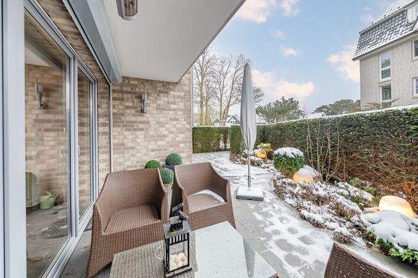 Teilüberdachte Terrasse