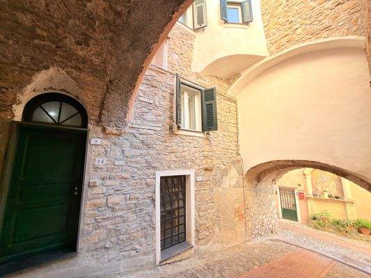 AT_1051_TERRA_ITALIA_IMMOBILIEN_REAL ESTATE_FOR SA