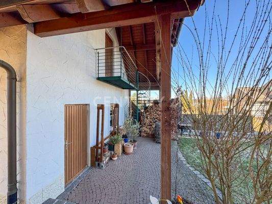 Treppe zur Werkstatt/ Partyraum