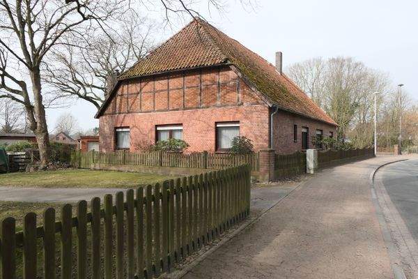 Hausansicht 2 von der Straße