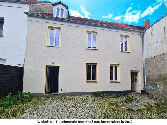 Wohnhaus Putzfassade Innenhof .jpeg