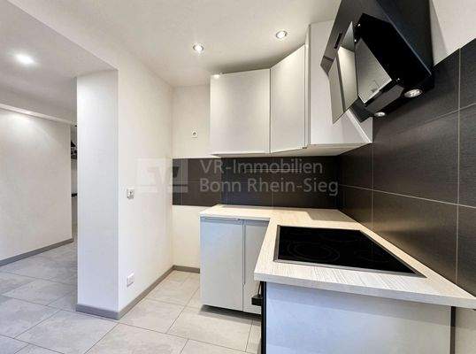 Küche UG re - Wohnzimmer, Leer (unmöbliert) - (KI generiert)