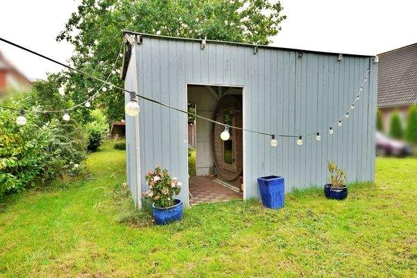 Aussen Garten Saunahaus 1