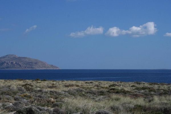 Kreta, Kalo Nero: Großes Grundstück direkt am Meer zu verkaufen