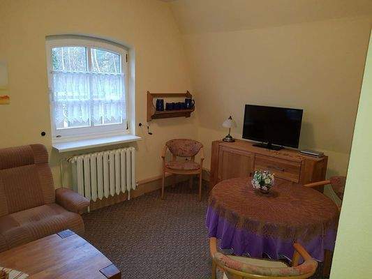 Wohnzimmer, mit Schreibtisch