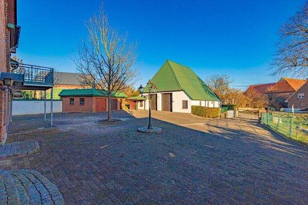 Befestigter Hofplatz