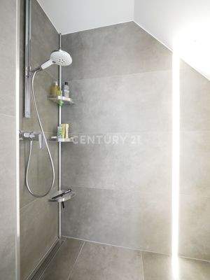 Dusche im Dachgeschoss