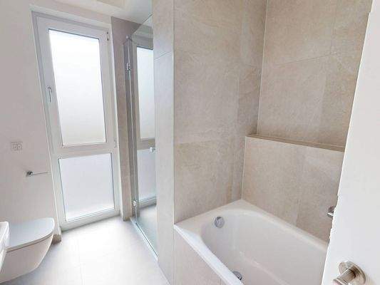 Ansicht III: Badezimmer