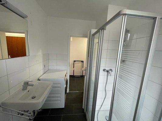 3 Tageslichtbadezimmer