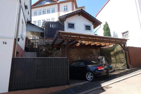 PKW Stellplatz im  Hof