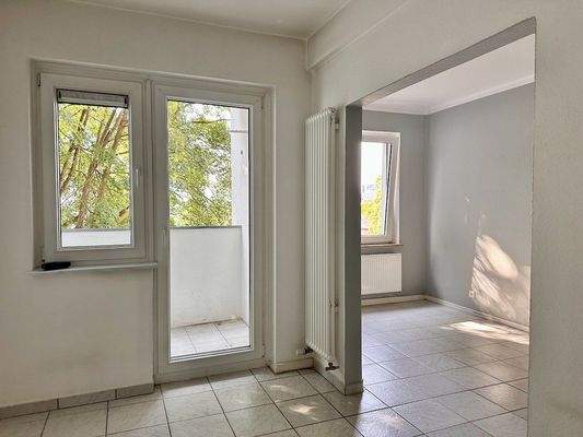 Küche, Loggia und Esszimmer