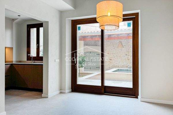 Mit Ausgang zum Patio