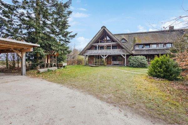 backbone_538097-A_002_HD