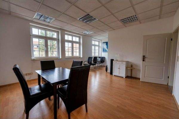 Büro Besprechungsraum OG