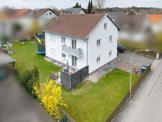Gepflegtes Mehrparteienhaus 