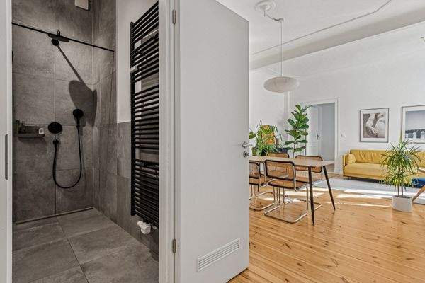 Blick ins Badezimmer