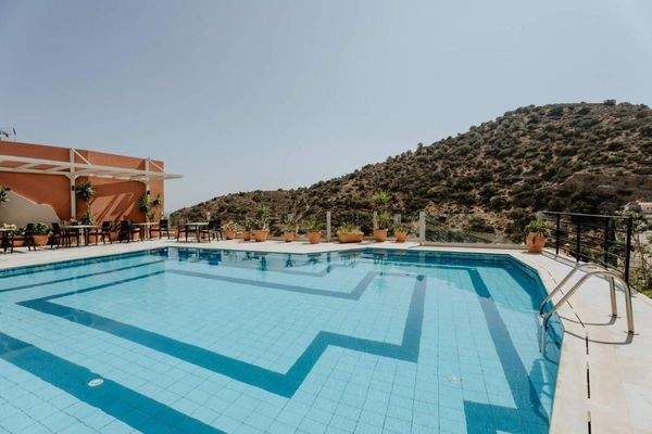 Kreta, Agia Galini: Hotel mit 29 Zimmern zu verkaufen