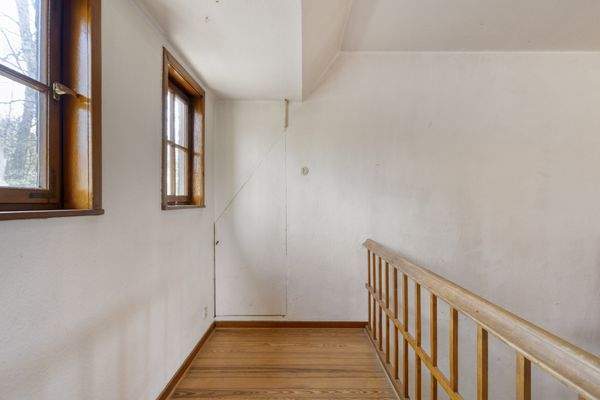 Gallerie mit verstecktem Stauraum