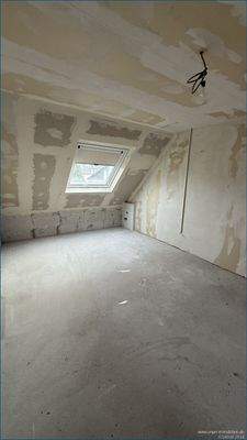 Dachgeschoss vorbereiteter Raum