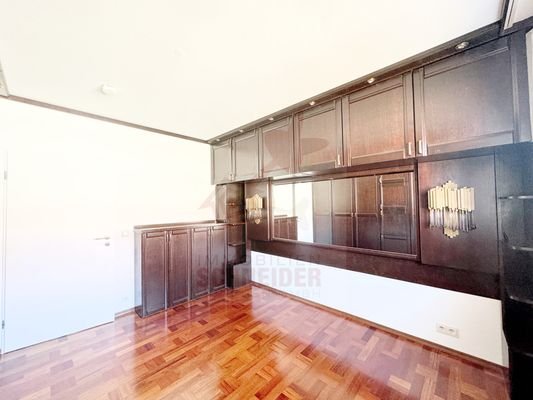 Schlafzimmer III