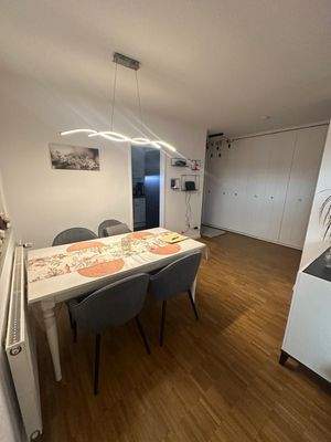 Wohnzimmer mit Essplatz