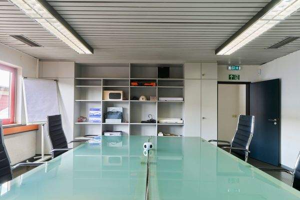 035_Verwaltung Besprechungsraum.jpg